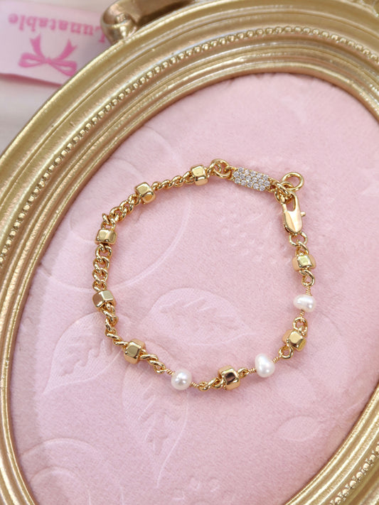Luxe Natural Pearl Bracelet
