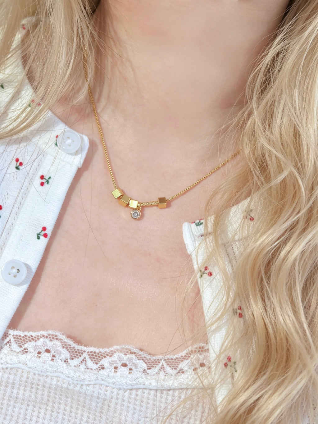 Delicate Sparkle Necklace