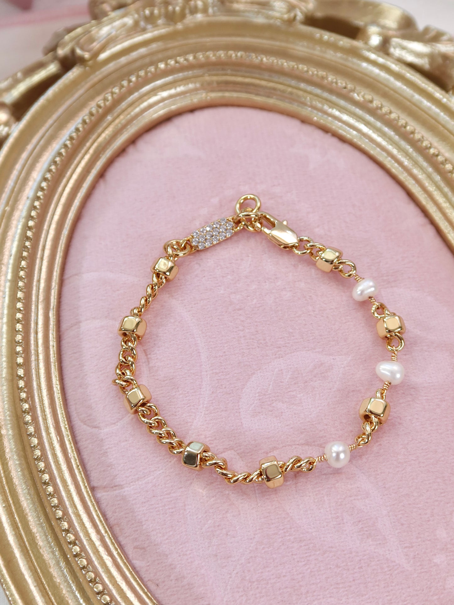 Luxe Natural Pearl Bracelet
