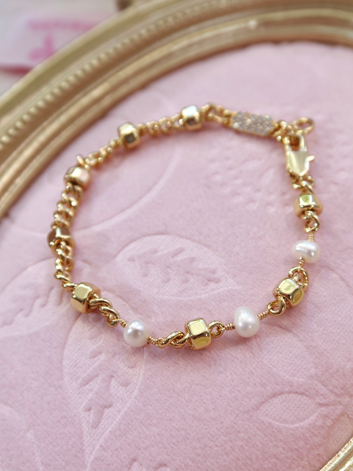 Luxe Natural Pearl Bracelet