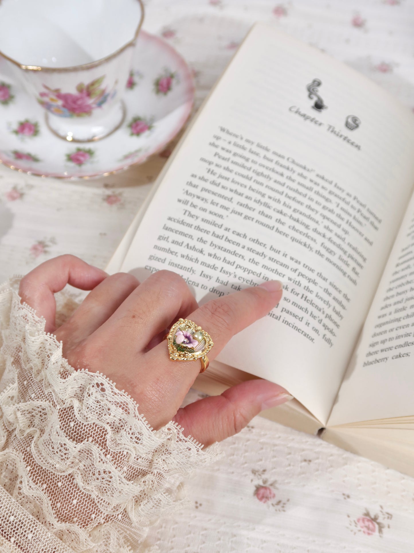 Vintage Heart Floral Pearl Gold Ring